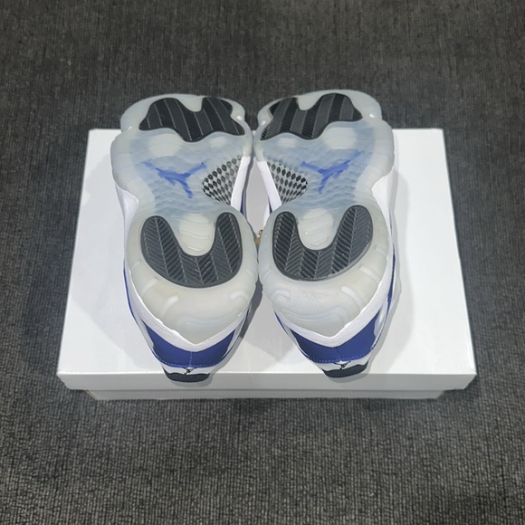 Jordan 11 Retro Low - Picture 6 of 10